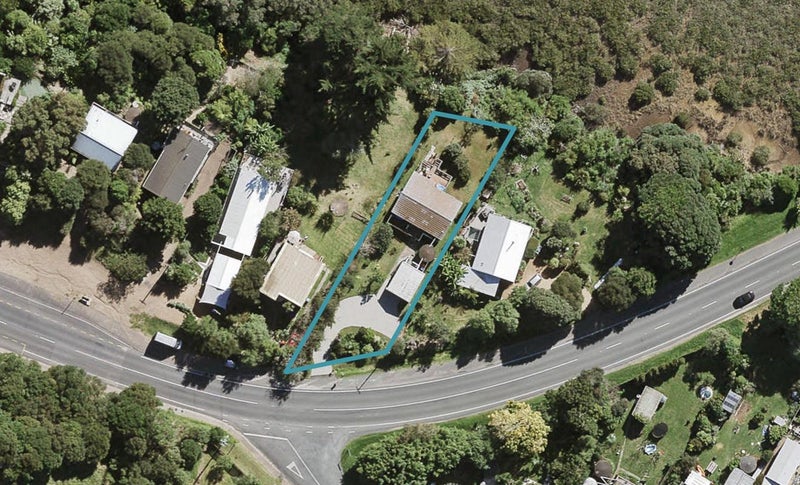 39 Causeway Road, Surfdale, Waiheke Island - Carousel 1