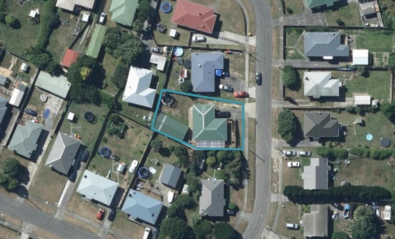 16 Whanga Crescent, Titahi Bay, Porirua - Carousel 1