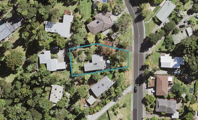 40 Daffodil Street, Titirangi, Auckland - Carousel 1