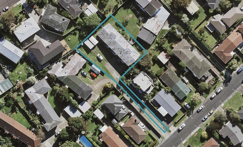 3/11 Evelyn Place, Hillcrest, Auckland - Carousel 1