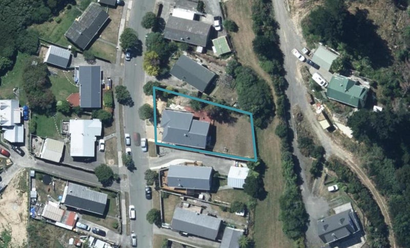 5 Stemhead Lane, Whitby, Porirua - Carousel 1
