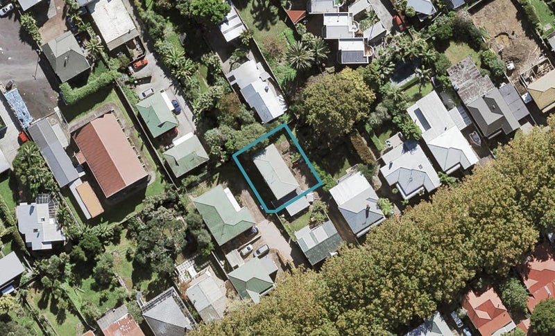 14B Hakanoa Street, Grey Lynn, Auckland - Carousel 1