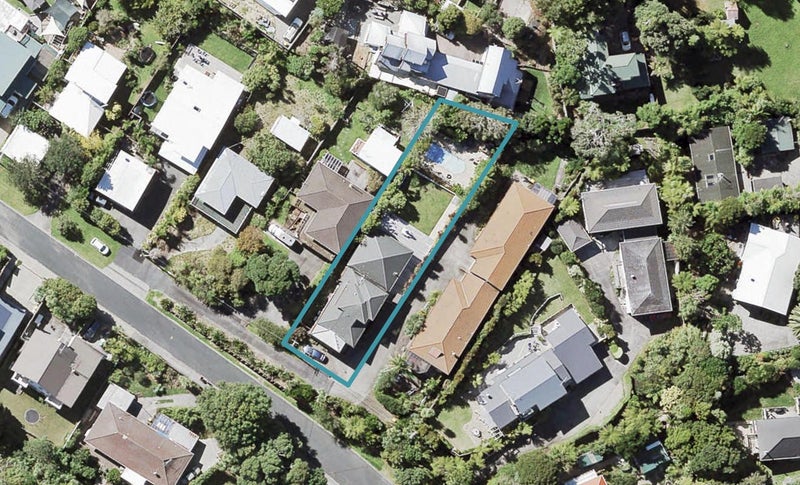 13 Seaton Road, Murrays Bay, Auckland - Carousel 1