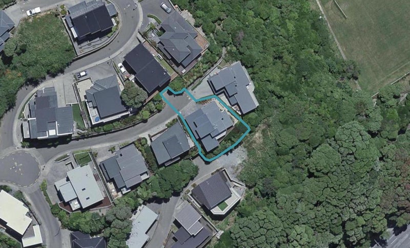 8 Hervey Way, Kaiwharawhara, Wellington - Carousel 1