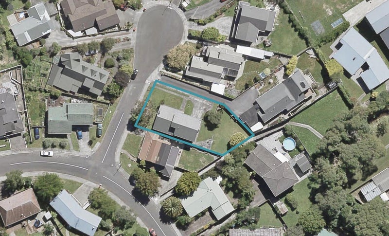3 Clinker Grove, Silverstream, Upper Hutt - Carousel 1