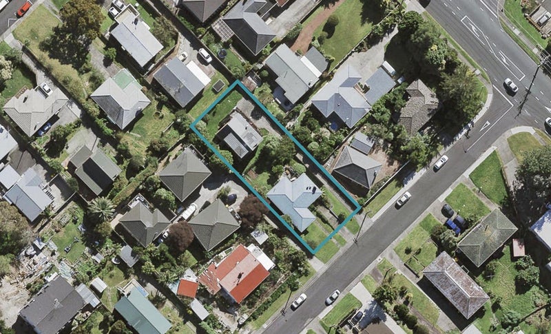 2/3 Anne Road, Hillcrest, Auckland - Carousel 1