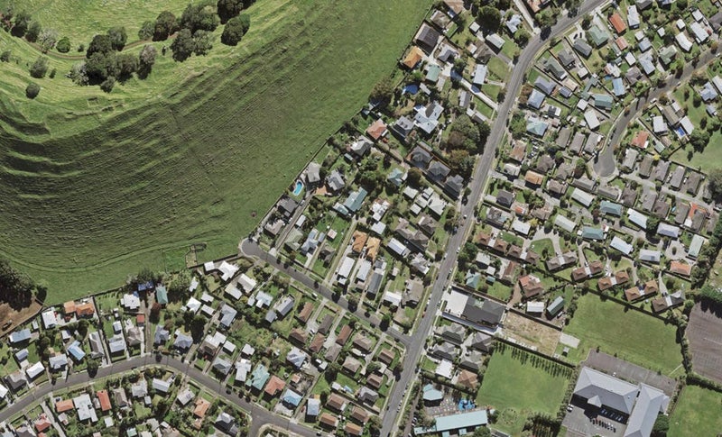 11 Putini Road, Mangere Bridge, Auckland - Carousel 1