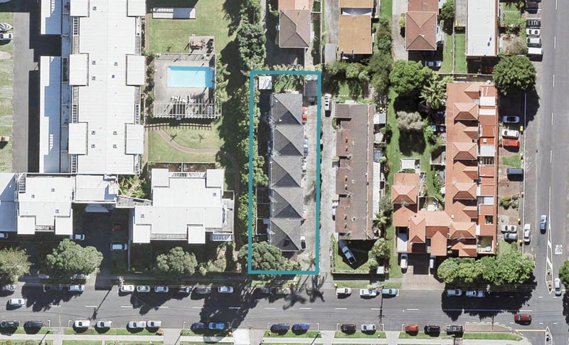 3/25 Inverness Road, Browns Bay, Auckland - Carousel 1