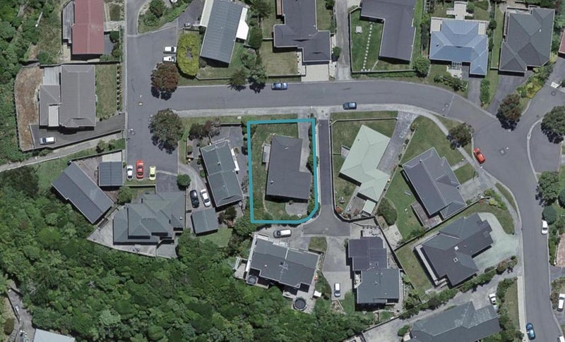 33 Pelorous Street, Paparangi, Wellington - Carousel 1
