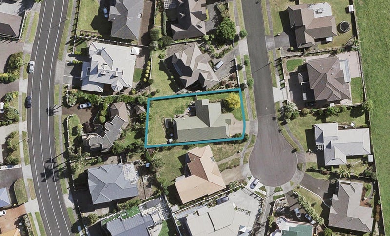 9 Capistrano Mews, Goodwood Heights, Auckland - Carousel 1