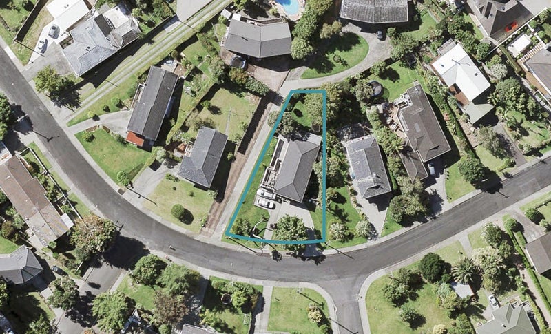 7 Liston Crescent, Cockle Bay, Auckland - Carousel 1