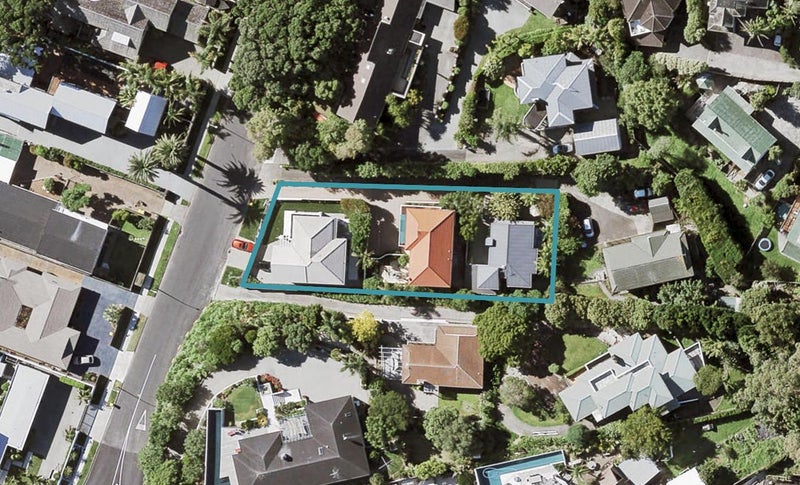 2/7 Musick Point Road, Bucklands Beach, Auckland - Carousel 1