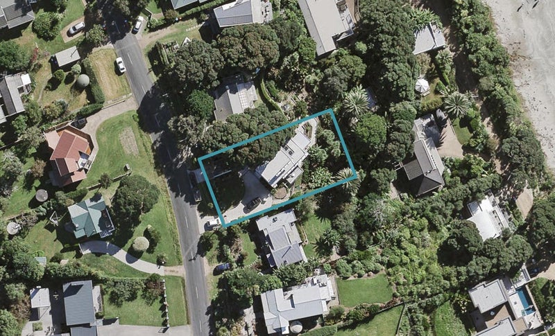 15 Waikare Road, Oneroa, Waiheke Island - Carousel 1