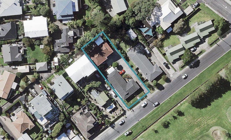 1/26 Seabreeze Road, Narrow Neck, Auckland - Carousel 1