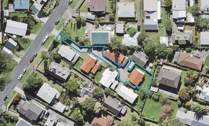 9E Brandon Road, Glen Eden, Auckland - Carousel 1