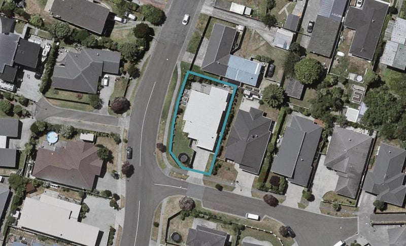 82 Hillcrest Road, RAUMATI BEACH, PARAPARAUMU - Carousel 1