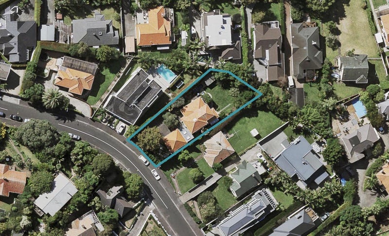 8 Tautari Street, Orakei, Auckland - Carousel 1