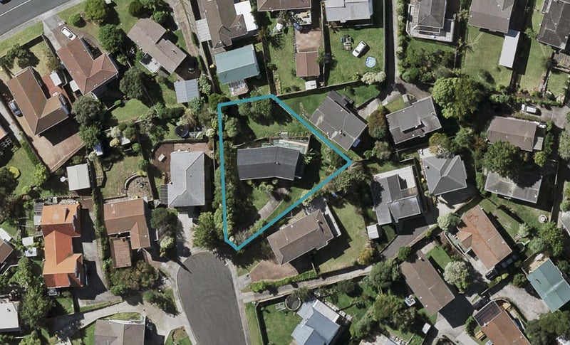 35 Tetrarch Place, Totara Vale, Auckland - Carousel 1
