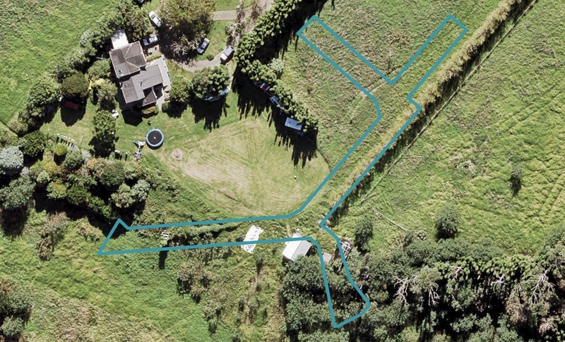 56 Picnic Point Road, Hobsonville, Auckland - Carousel 1