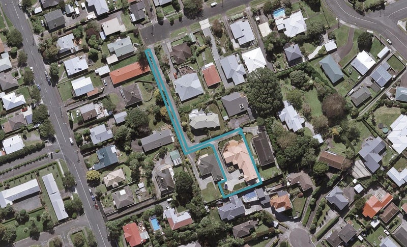 16 Burns Street, Westown, New Plymouth - Carousel 1