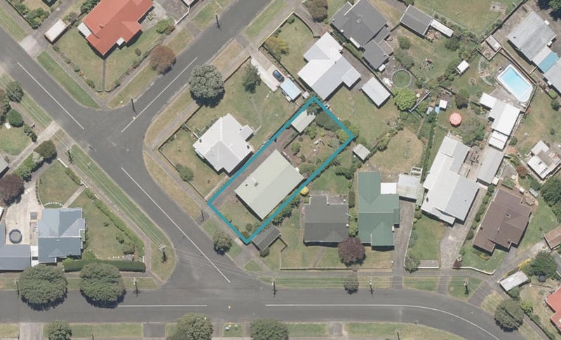 2 Muir Street, Gonville, Whanganui - Carousel 1