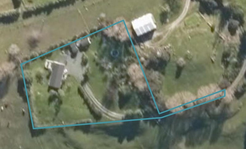 2107D State Highway 1, Kaiwaka - Carousel 1