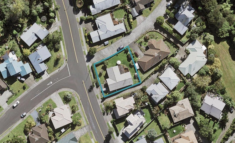 69 Unsworth Drive, Unsworth Heights, Auckland - Carousel 1