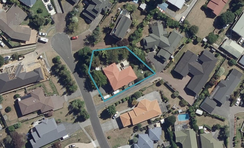 12 Silhouette Way, Western Heights, Hamilton - Carousel 1