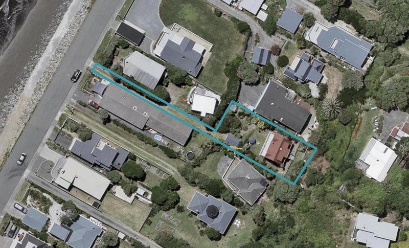 58A The Parade, Paekakariki - Carousel 1