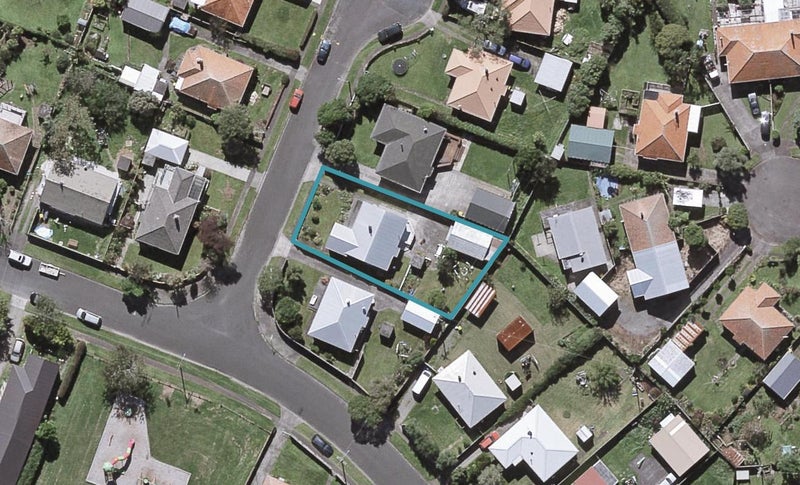 4 Hawkins Street, Vogeltown, New Plymouth - Carousel 1