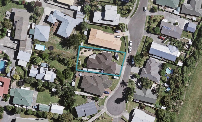 16 Bucksburn Place, Greenmeadows, Napier - Carousel 1