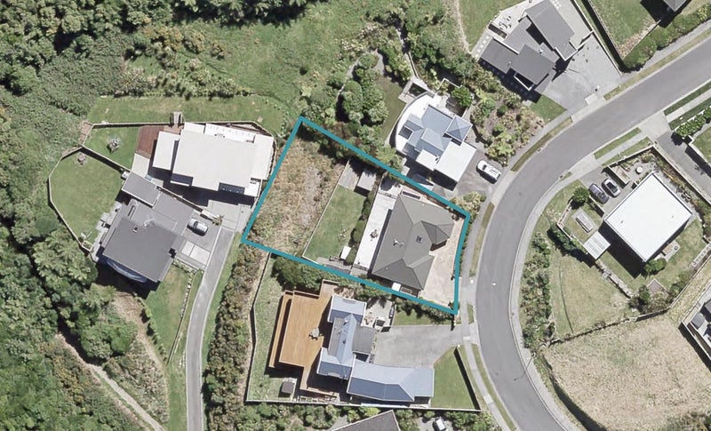 31 Arahiwi Grove, Tirohanga, Lower Hutt - Carousel 1