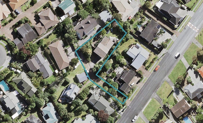 19A Avonleigh Road, Green Bay, Auckland - Carousel 1