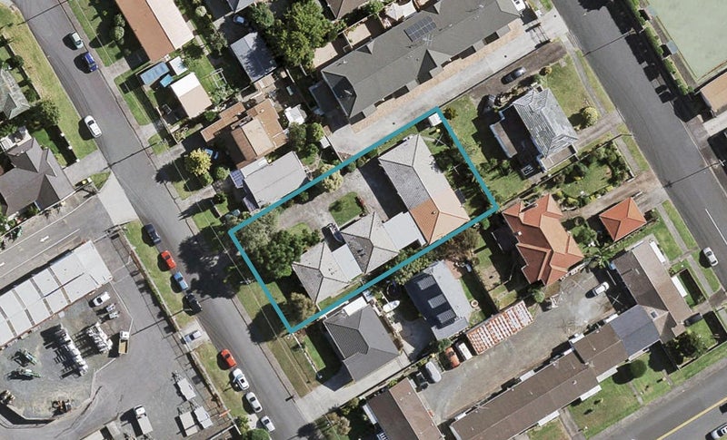 2/6 Ray Small Drive, Papakura, Auckland - Carousel 1