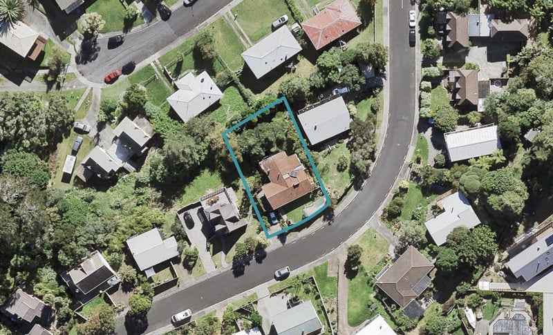 5 Telstar Place, Beach Haven, Auckland - Carousel 1