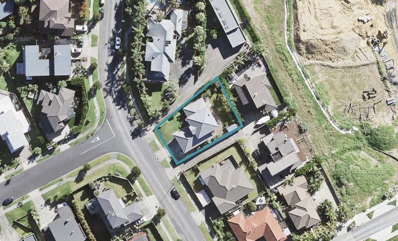 55 Rising Parade, Fairview Heights, Auckland - Carousel 1