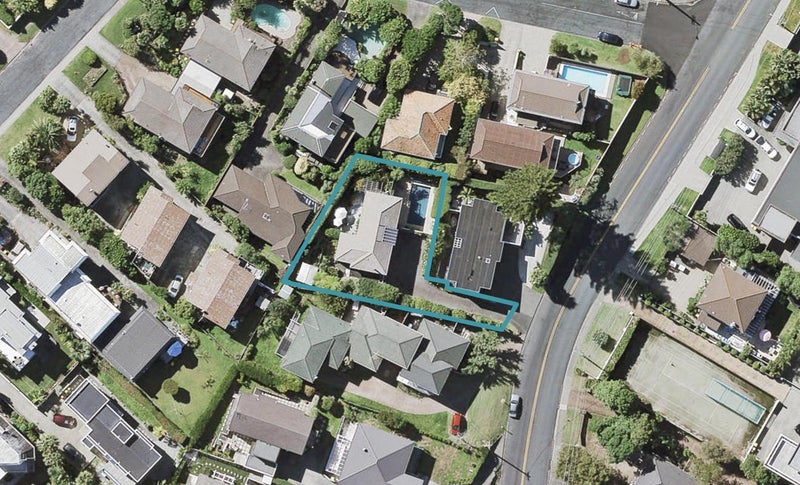 30B Beach Road, Castor Bay, Auckland - Carousel 1
