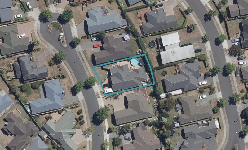 10 Stratford Place, Huntington, Hamilton - Carousel 1