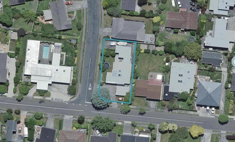 32 Sunrise Blvd, Tawa, Wellington - Carousel 1