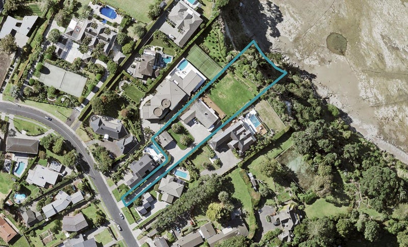 233 Bleakhouse Road, Mellons Bay, Auckland - Carousel 1