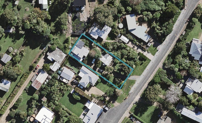 7 Moa Avenue, Oneroa, Waiheke Island - Carousel 1