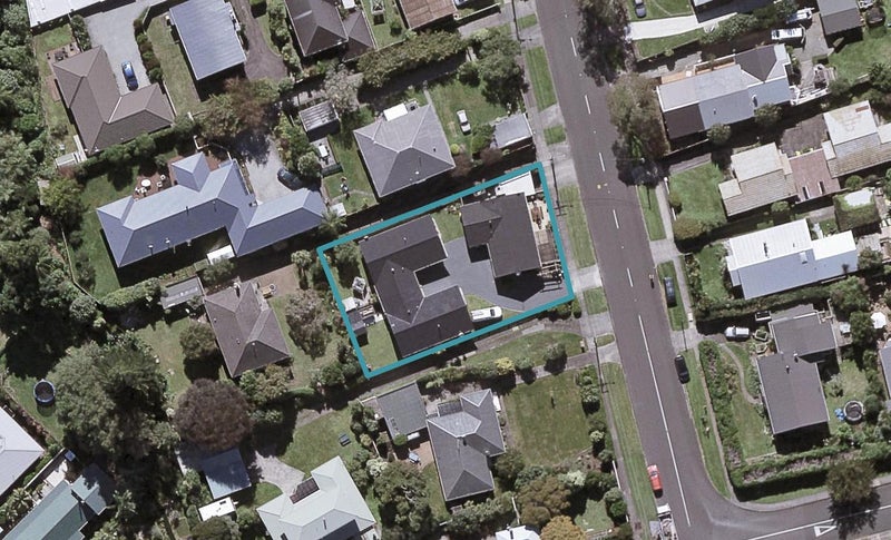 98B Govett Avenue, Frankleigh Park, New Plymouth - Carousel 1