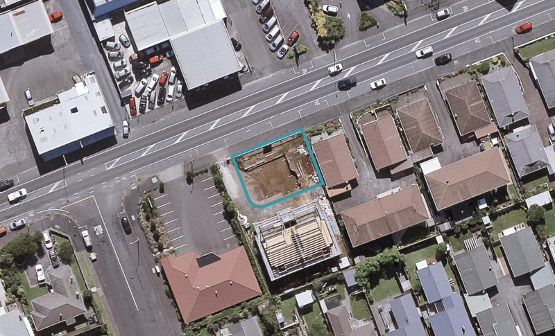 494 Devon Street East, Strandon, New Plymouth - Carousel 1