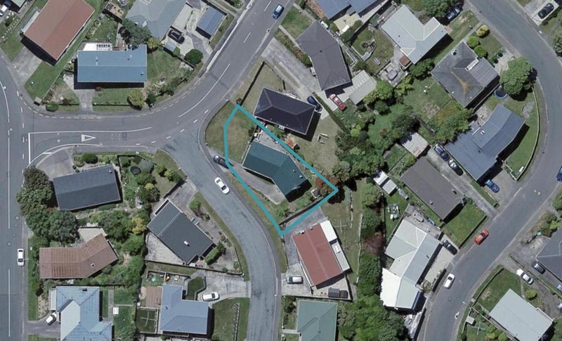 1 Archbold Street, Newlands, Wellington - Carousel 1