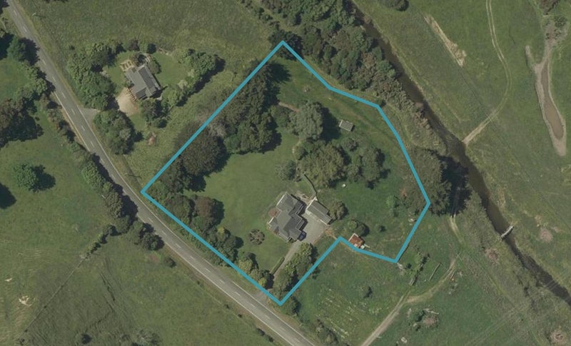 185 Turitea Road, Fitzherbert, Palmerston North - Carousel 1