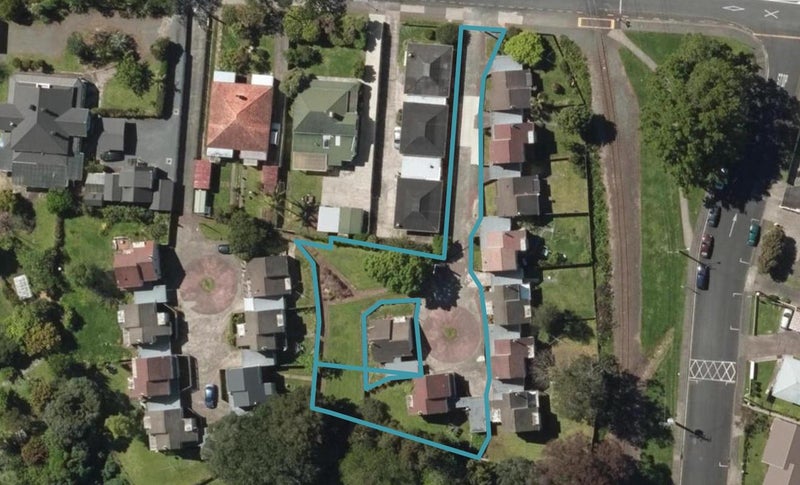 15H Manse Street, Regent, Whangarei - Carousel 1