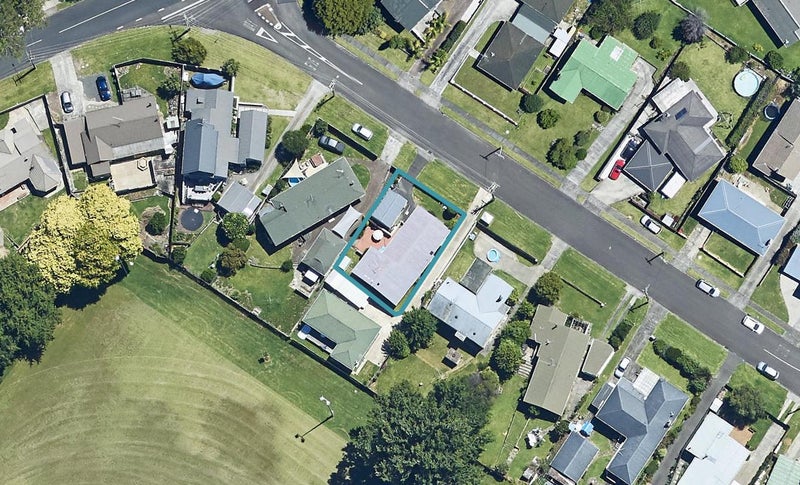 14A Crombie Street, Bellevue, Tauranga - Carousel 1