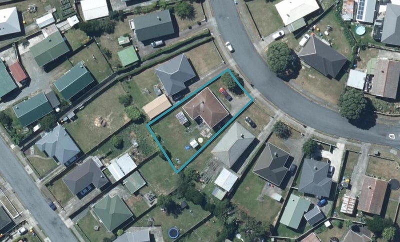 9 Natone Street, Waitangirua, Porirua - Carousel 1