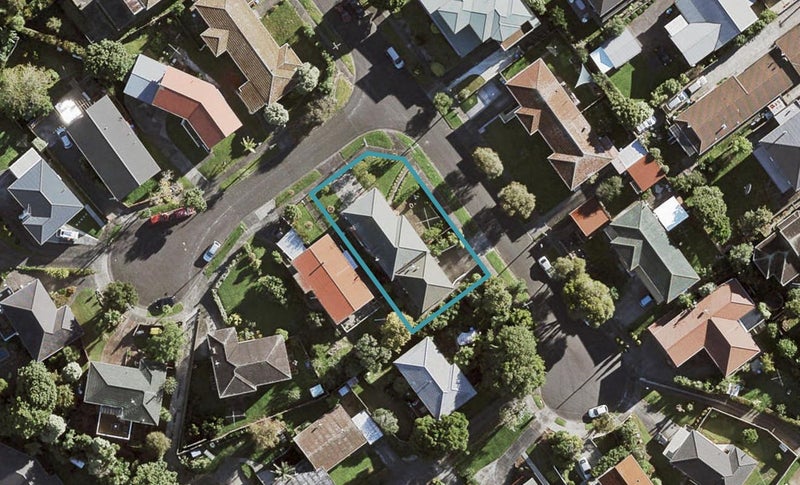 2 Humber Place, New Windsor, Auckland - Carousel 1