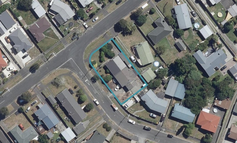 1 Cricket Place, Melville, Hamilton - Carousel 1